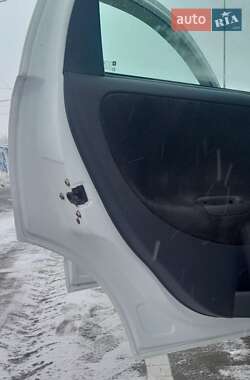 Хэтчбек Opel Corsa 2002 в 