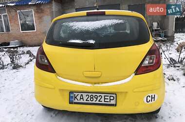 Хэтчбек Opel Corsa 2011 в 
