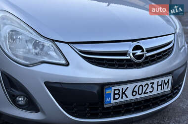 Хэтчбек Opel Corsa 2012 в Ровно