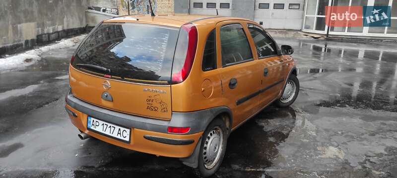 Хэтчбек Opel Corsa 2003 в Киеве