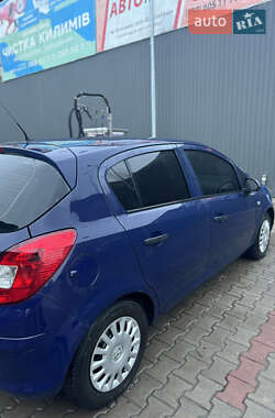 Хэтчбек Opel Corsa 2009 в 