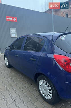 Хэтчбек Opel Corsa 2009 в 