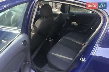 Хэтчбек Opel Corsa 2009 в 