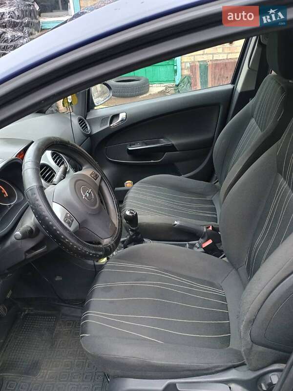 Хэтчбек Opel Corsa 2009 в Буче
