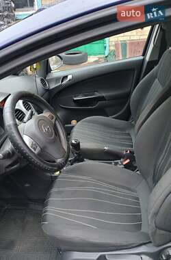 Хэтчбек Opel Corsa 2009 в 
