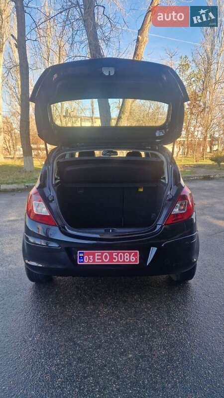 Хэтчбек Opel Corsa 2009 в Николаеве