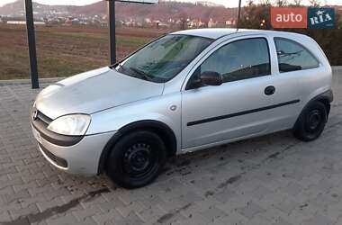 Хетчбек Opel Corsa 2001 в Іршаві