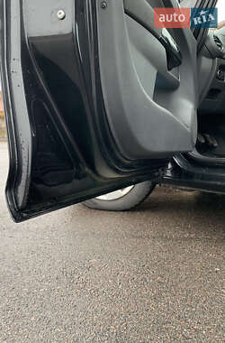 Хэтчбек Opel Corsa 2011 в 