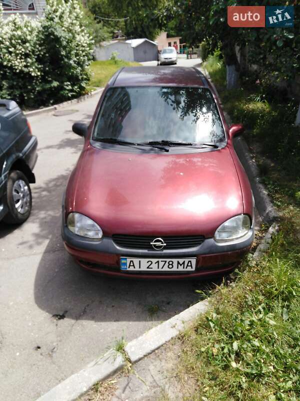 Хетчбек Opel Corsa 2000 в Білій Церкві
