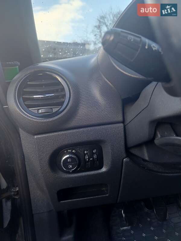 Хэтчбек Opel Corsa 2011 в Виноградове