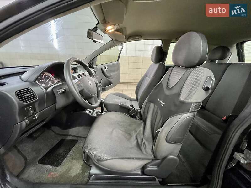 Хэтчбек Opel Corsa 2003 в Сумах