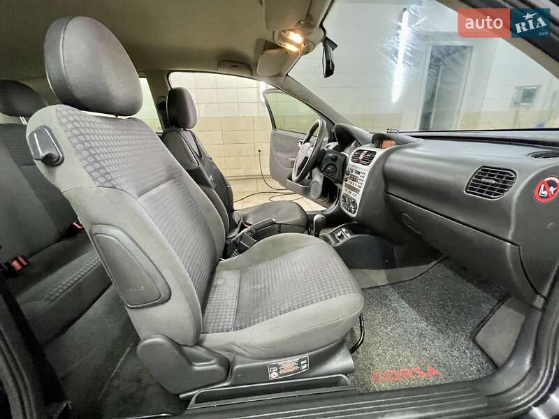 Хэтчбек Opel Corsa 2003 в Сумах
