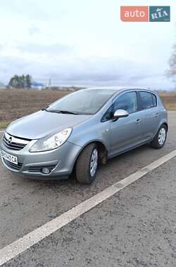 Хэтчбек Opel Corsa 2010 в Ромнах