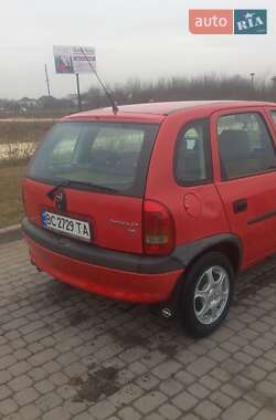 Хэтчбек Opel Corsa 1999 в 