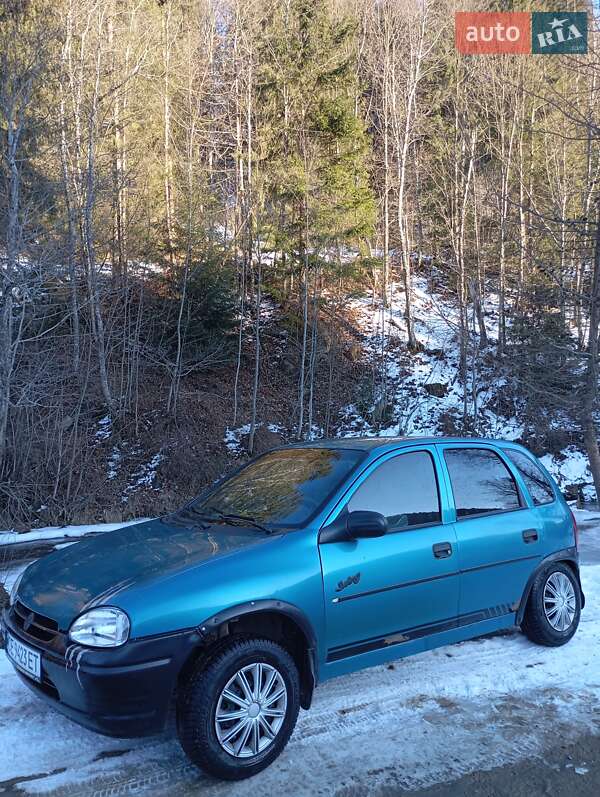 Хэтчбек Opel Corsa 1995 в Верховине