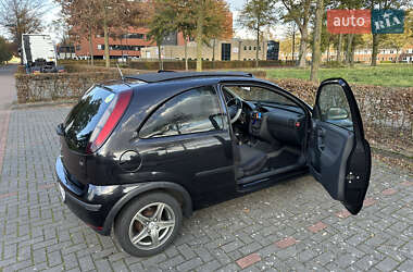 Хэтчбек Opel Corsa 2004 в 