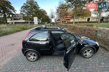 Хэтчбек Opel Corsa 2004 в 