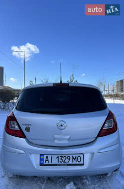 Хэтчбек Opel Corsa 2011 в Киеве