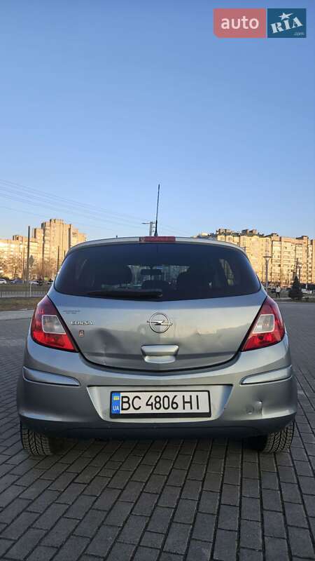 Хэтчбек Opel Corsa 2010 в Львове