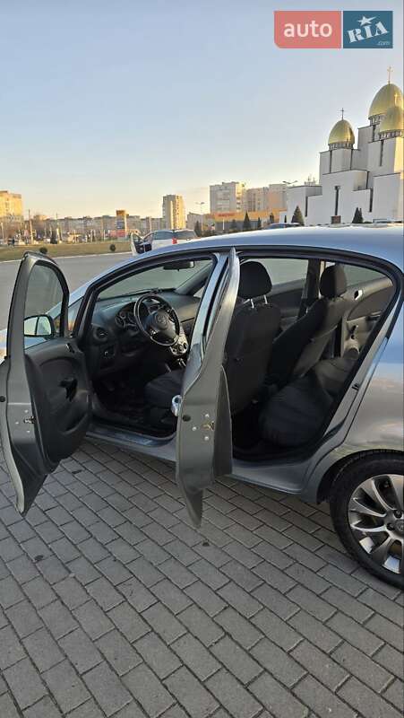 Хэтчбек Opel Corsa 2010 в Львове