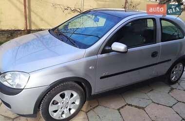 Хетчбек Opel Corsa 2001 в 