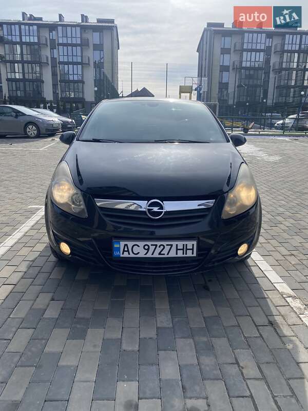 Хэтчбек Opel Corsa 2010 в Тарасово