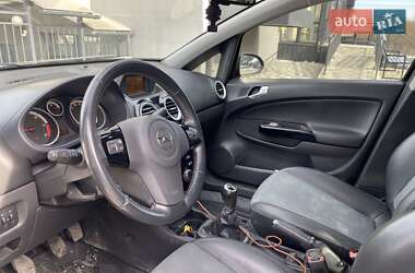 Хэтчбек Opel Corsa 2010 в Тарасово