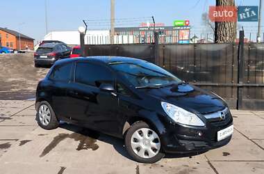 Хэтчбек Opel Corsa 2008 в Киеве