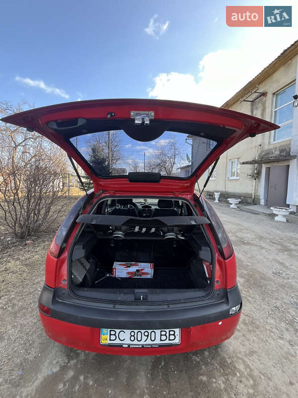 Хэтчбек Opel Corsa 2002 в Львове
