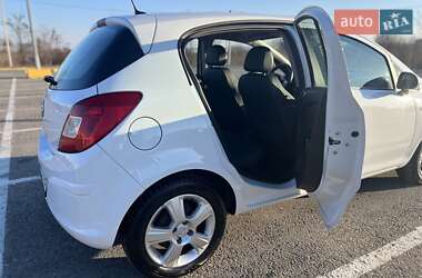 Хэтчбек Opel Corsa 2012 в Черновцах