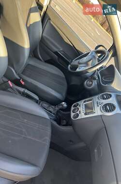 Хэтчбек Opel Corsa 2012 в Черновцах