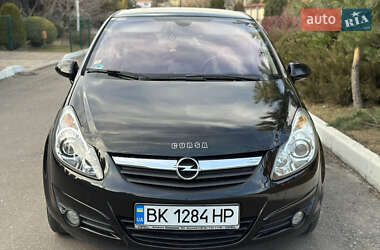 Хэтчбек Opel Corsa 2009 в 