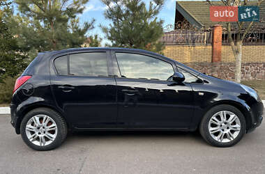 Хэтчбек Opel Corsa 2009 в 