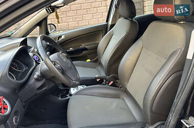 Хэтчбек Opel Corsa 2009 в 