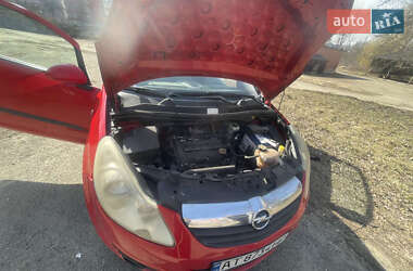 Хэтчбек Opel Corsa 2007 в 