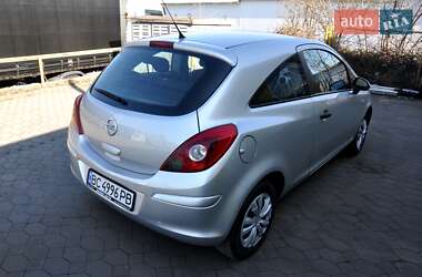 Хэтчбек Opel Corsa 2012 в Львове