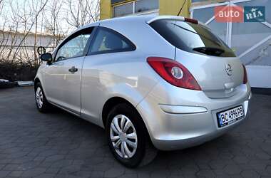 Хэтчбек Opel Corsa 2012 в Львове