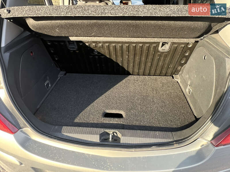 Хэтчбек Opel Corsa 2013 в Днепре