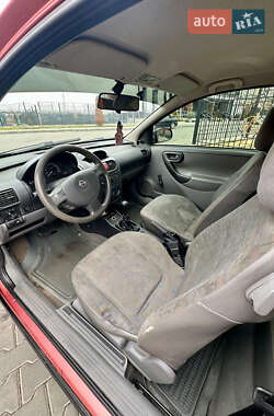 Хэтчбек Opel Corsa 2001 в 