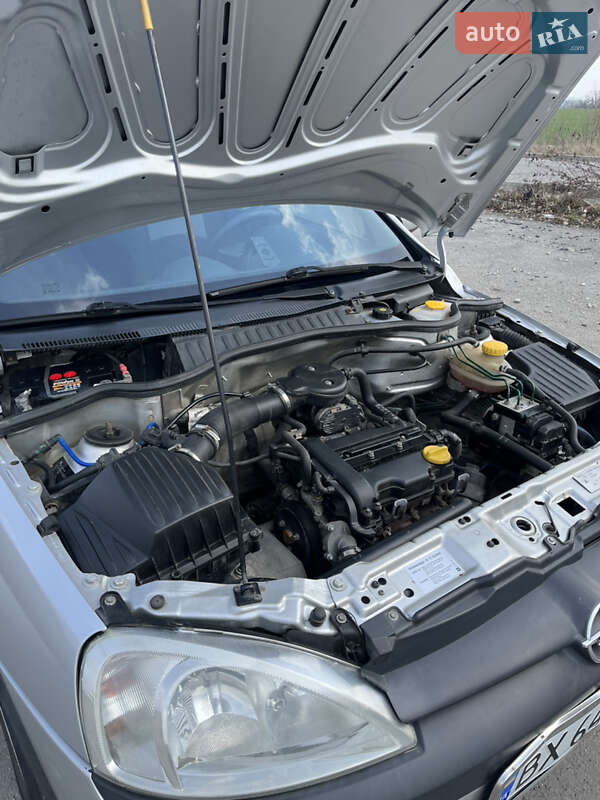 Хэтчбек Opel Corsa 2001 в Хмельницком