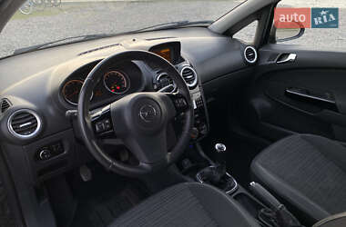 Хэтчбек Opel Corsa 2014 в 