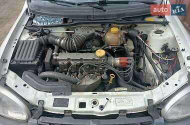 Хэтчбек Opel Corsa 1997 в 