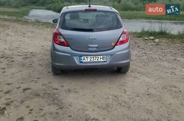 Хэтчбек Opel Corsa 2009 в 