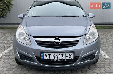 Хэтчбек Opel Corsa 2007 в 