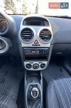 Хэтчбек Opel Corsa 2008 в 