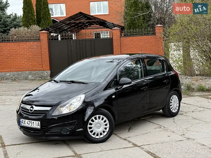 Хэтчбек Opel Corsa 2008 в 