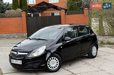 Хэтчбек Opel Corsa 2008 в 