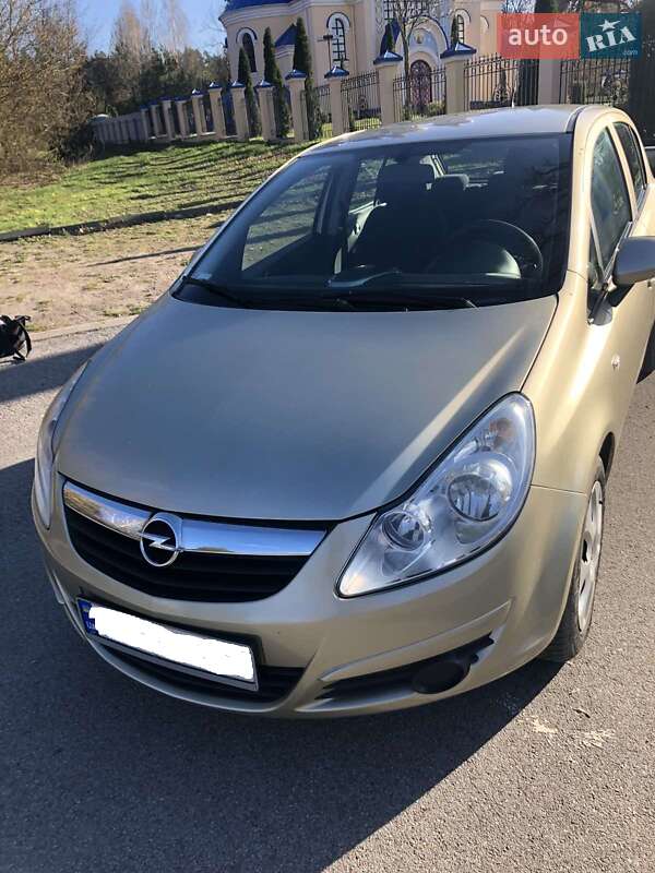 Хэтчбек Opel Corsa 2008 в Киеве