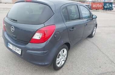 Хэтчбек Opel Corsa 2010 в 