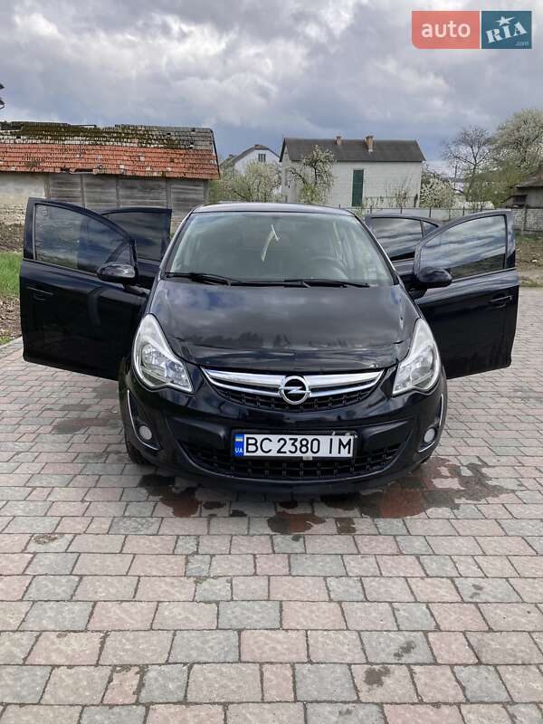 Хэтчбек Opel Corsa 2011 в Николаеве